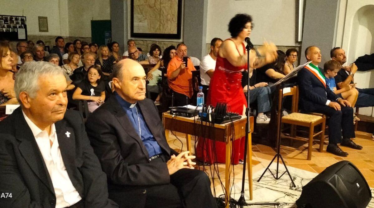 Casteldelci: Amor Sacro e Amor Profano, l'emozionante concerto del coro Cantori per Caso -
