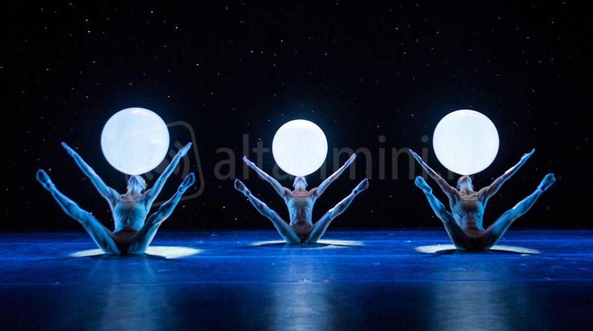 Danza e magia: i Momix al Teatro Galli di Rimini - Ph Eddy Fernandez