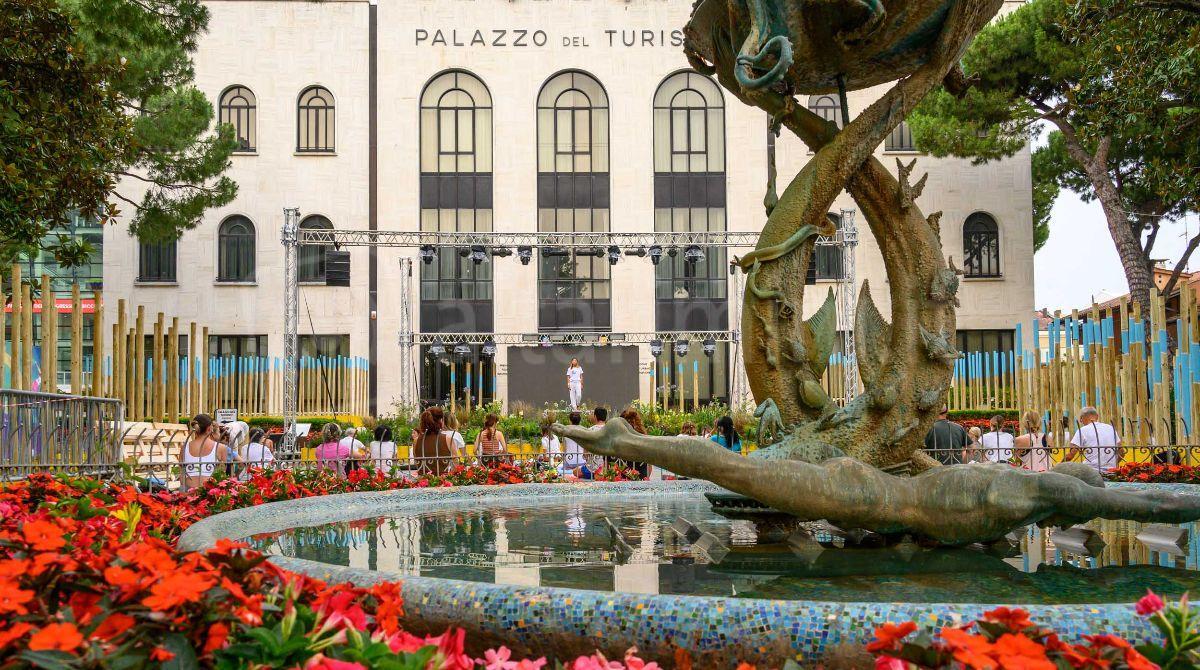 Riccione aderisce a "Pensaci un attimo": in piazzale Ceccarini l'evento sulla sicurezza stradale - Piazzale Ceccarini - Ph Casalboni