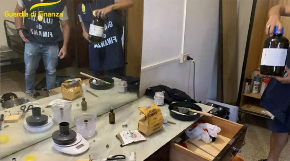 Scoperto a Ravenna un laboratorio per confezionare la cocaina - 