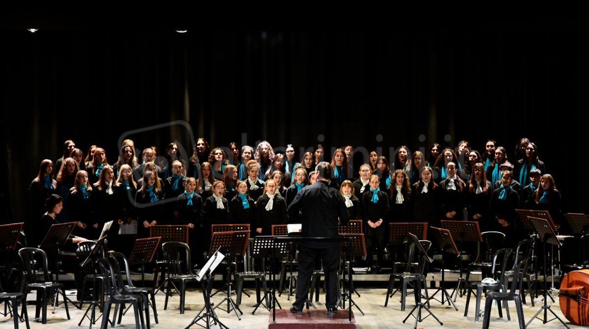 "Voci nei Chiostri": 8 appuntamenti con i cori a Rimini - Le allegre note