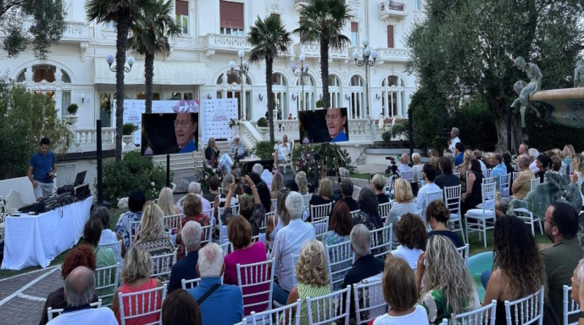 A Rimini 11 serate sold out per la 'Terrazza della Dolce Vita', Ventura e Terzi confermano l'evento per il 2025 - Terrazza dolce vita