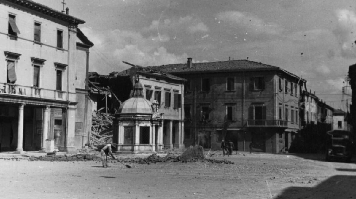Rimini ricorda il sacrificio dei Tre Martiri con commemorazioni, teatro e podcast - Piazza Tre Martiri