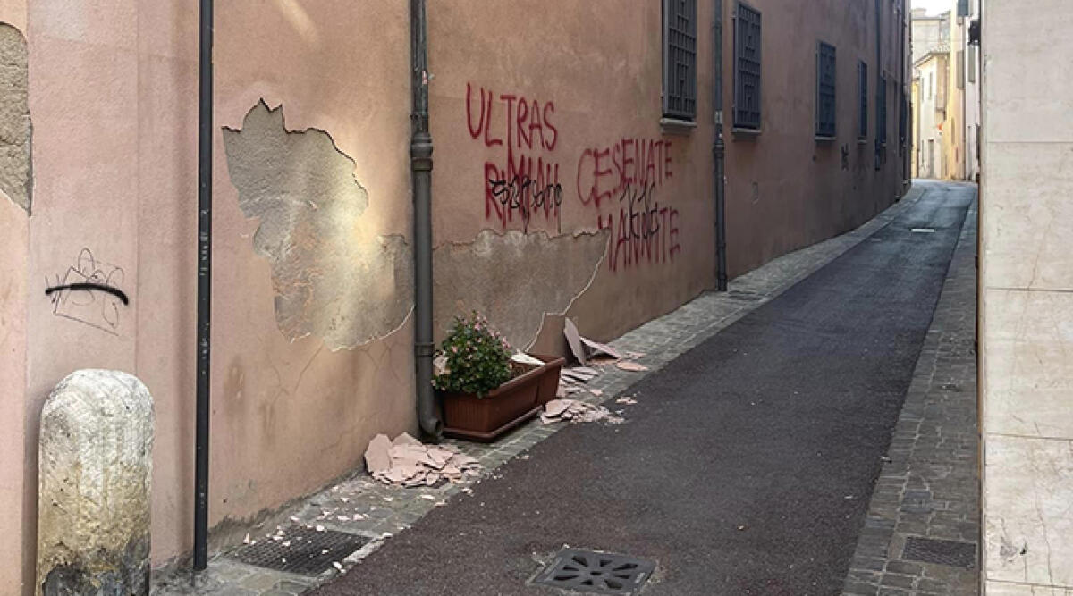 Centro di Rimini, negozi sfitti e degrado: le foto -