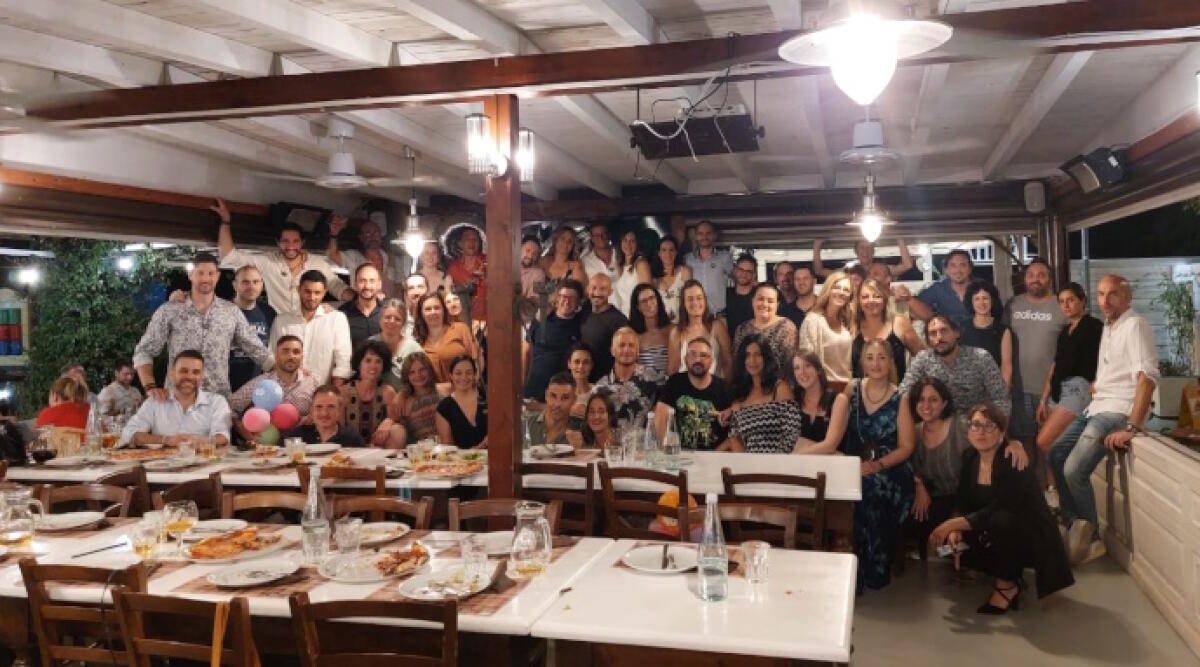 Buon compleanno in Valmarecchia: la classe 1984 si riunisce per festeggiare 40 primavere - I partecipanti alla serata