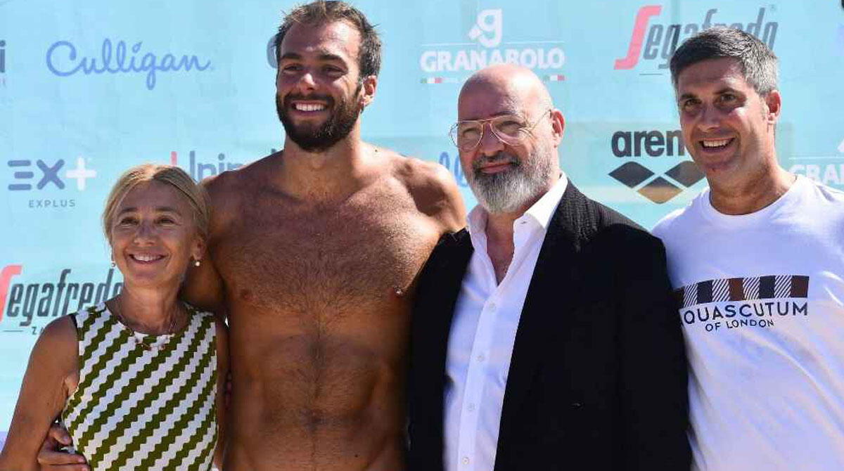 Gregorio Paltrinieri a Cattolica: sport e cultura della tutela del mare insieme - Gregorio Paltrinieri con la sindaca Foronchi, Bonaccini e il vicesindaco Belluzzi