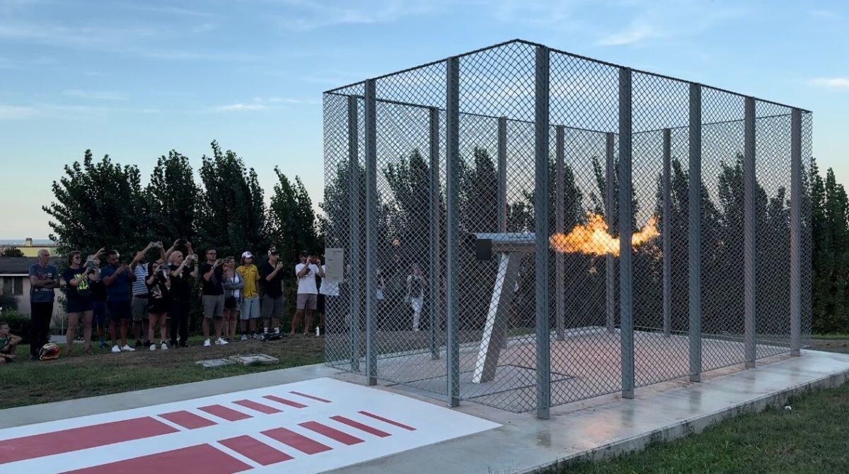 La fiamma del Sic è accesa: 58 secondi di silenzio nel ricordo di Marco -