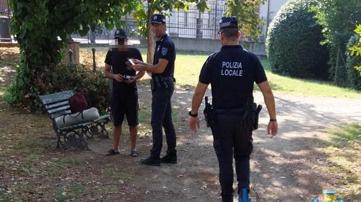 Riccione, ritrovato 16enne scomparso da una comunità. Controllati i parchi cittadini - Controlli nei parchi da parte della Polizia Locale di Riccione