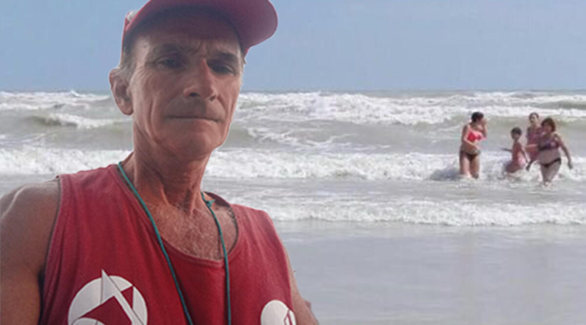 Uomo in pericolo tra le onde, il drammatico salvataggio a Riccione - Franco Granata