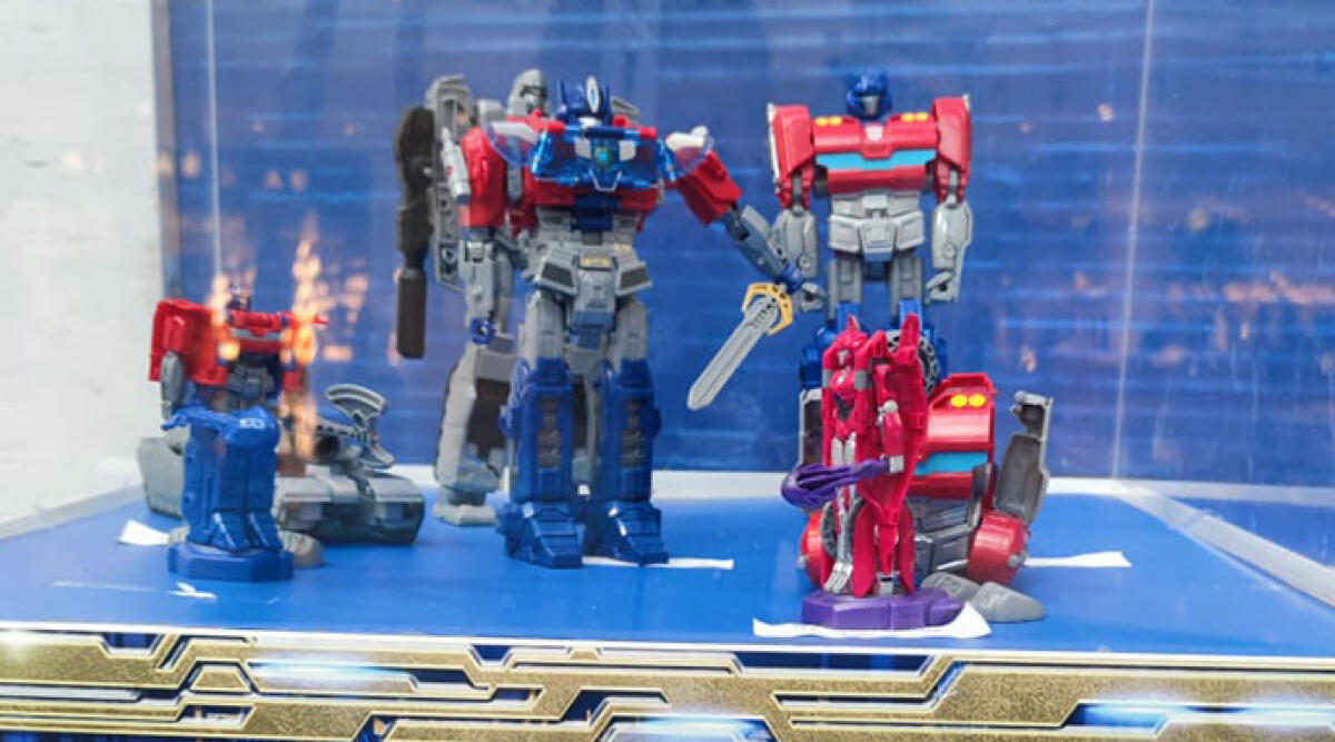 I tuoi oggetti riciclabili trasformati in arte dal 24 al 29 settembre Le Befane Shopping Centre - Transformers alle Befane Shopping Centre di Rimini