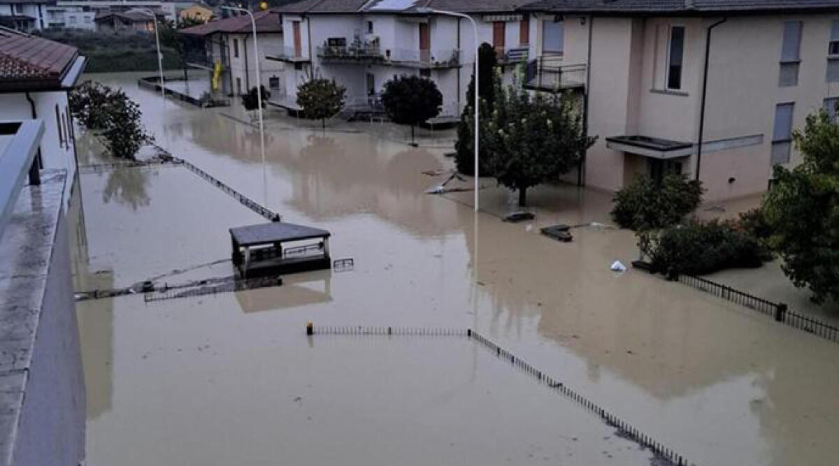 Esondazioni in Emilia Romagna, migliaia di evacuati - La situazione in via Ragazzini a Faenza, 19 settembre 2024 Facebook/Emilia Romagna Meteo/Cristina Donati