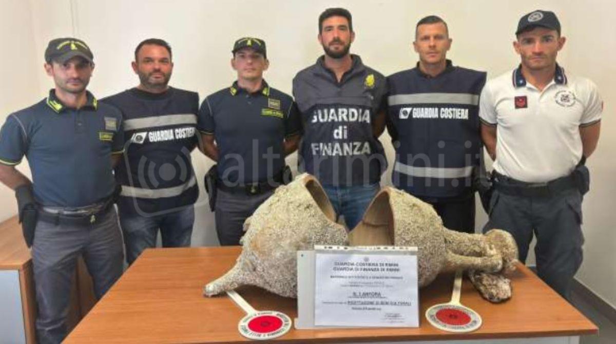 Antica anfora greco-romana trovata in un garage a Rimini - 