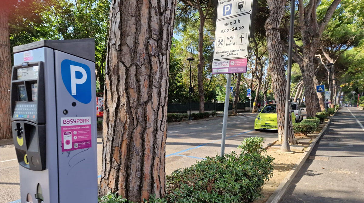 Riccione, sosta gratis per le donne incinte e le neomamme: successo per il Permesso Rosa - 