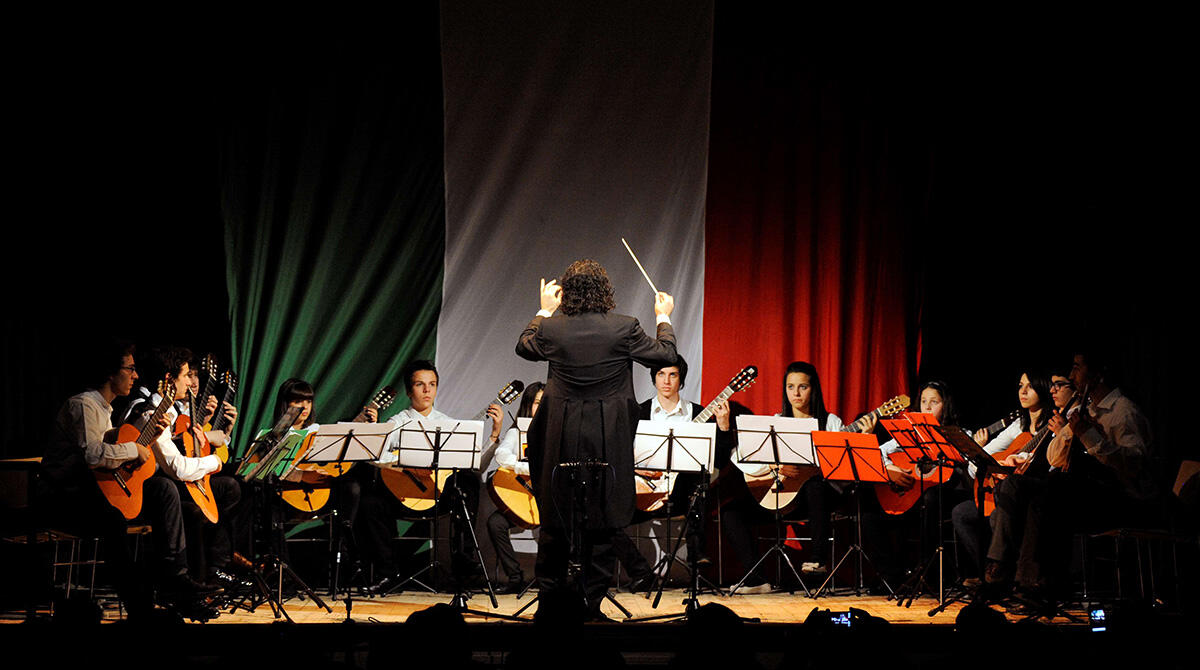 Sagra Musicale Malatestiana, al Galli l'orchestra di chitarre diretta dal maestro Colonna - Italian Youth Guitar Orchestra