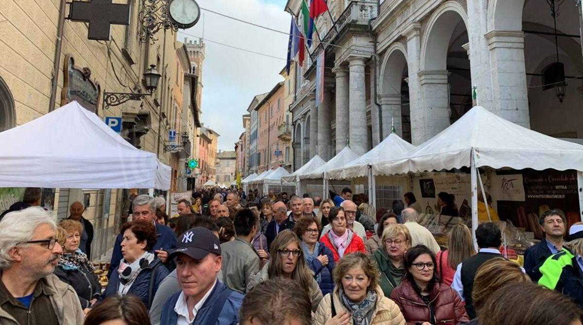 Fiera Nazionale del Tartufo di Pergola verso il tutto esaurito -