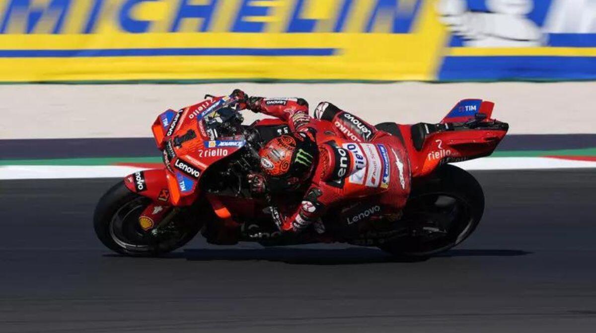 Motogp a Misano, attesa per le qualifiche: grande reazione di Pecco Bagnaia, Marquez abbassa la pressione - Bagnaia PH ANSA