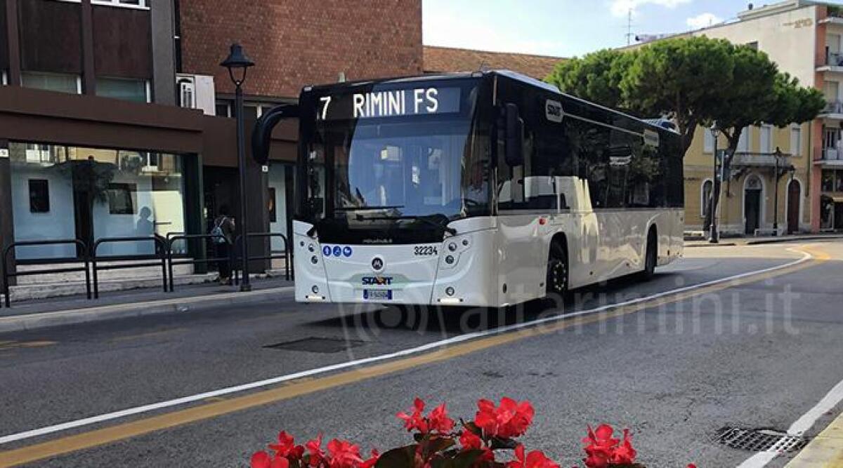 Start Romagna cerca nuovi autisti,termina il 30 settembre la selezione pubblica - Bus Start Romagna (repertorio)