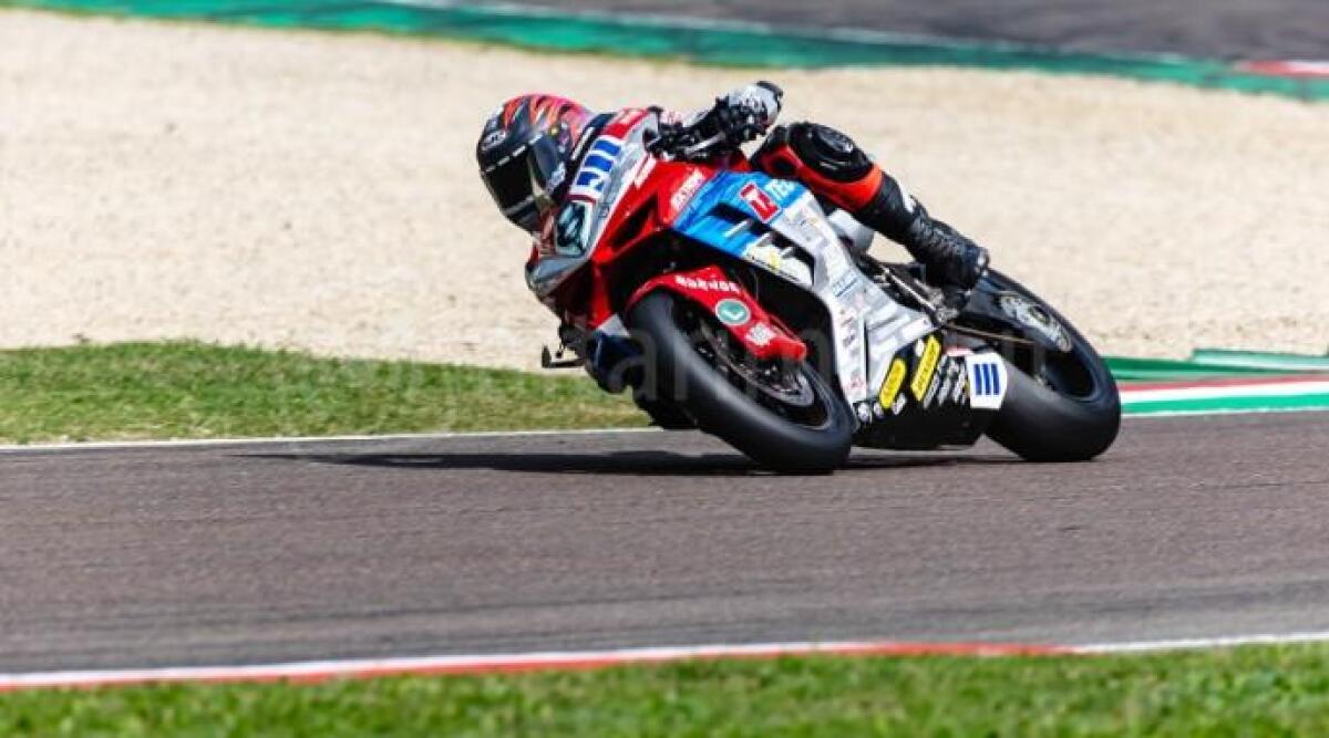 Moto, CIV: Ottaviani (Supersport 600 NG) e Delbianco (Superbike) in pole provvisoria a Imola -