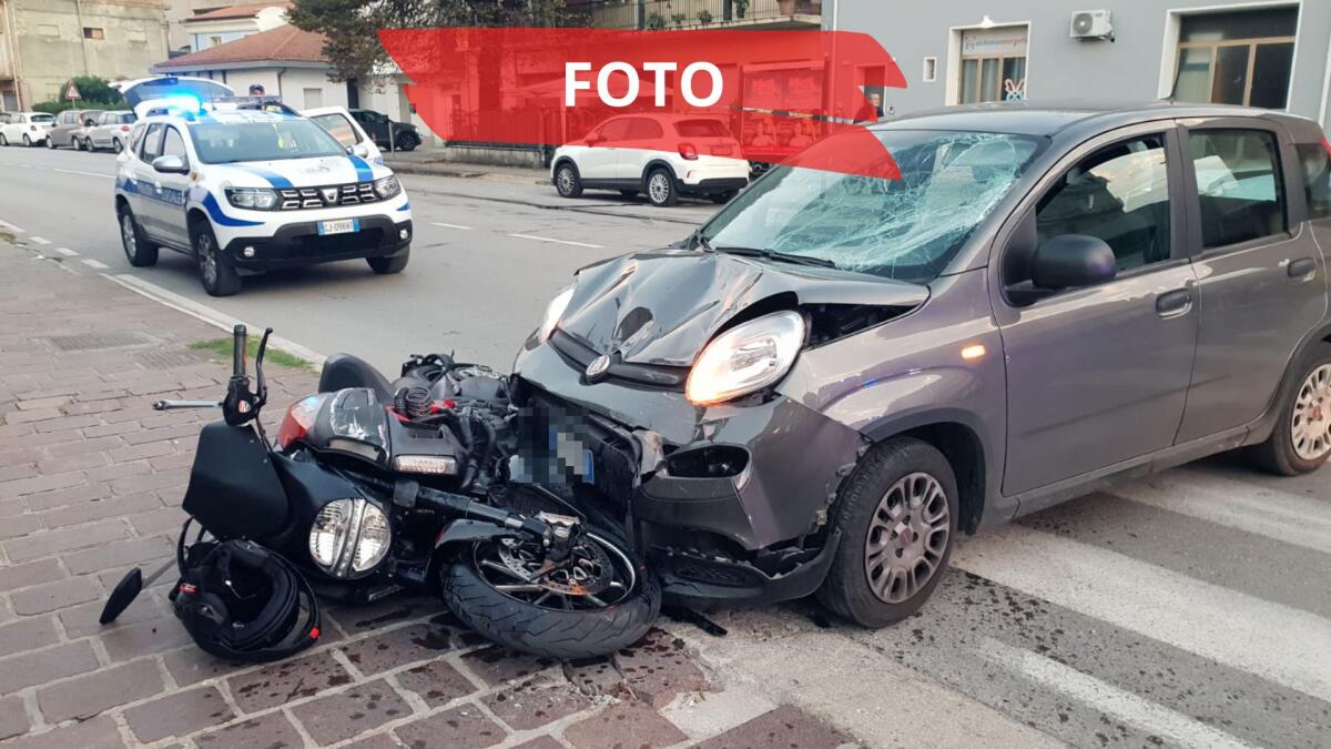 Scontro tra auto e moto: ferita una coppia di giovani - Il luogo dell'incidente