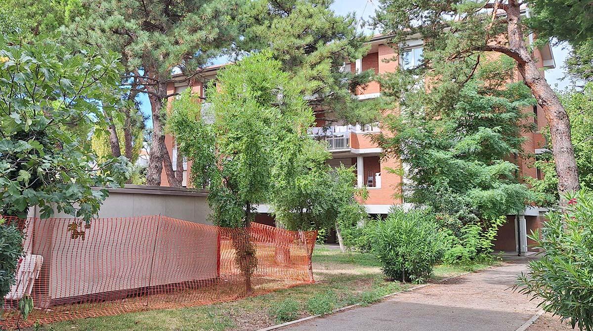 Riccione, lavori di manutenzione alle case popolari di via Enna - Palazzine via Enna, Riccione