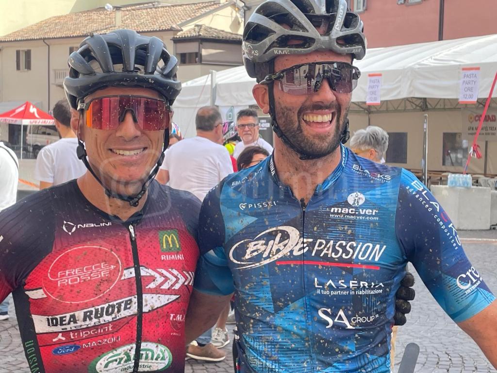 Un sorriso per i due primi al traguardo