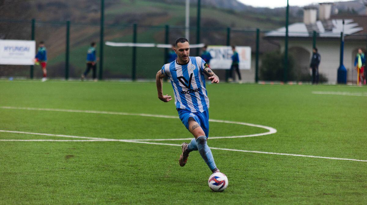 Alessandro De Santis, l'ex San Marino attende una chiamata: "Pronto a mettermi in gioco" - De Santis con la maglia del San Marino