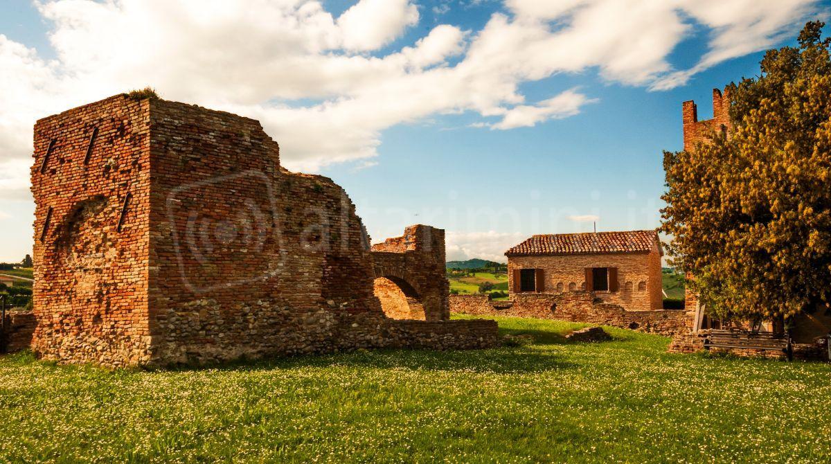 Per la prima volta a Coriano le "Giornate Fai d'Autunno 2024" alla scoperta dei tesori nascosti - Castello Malatestiano