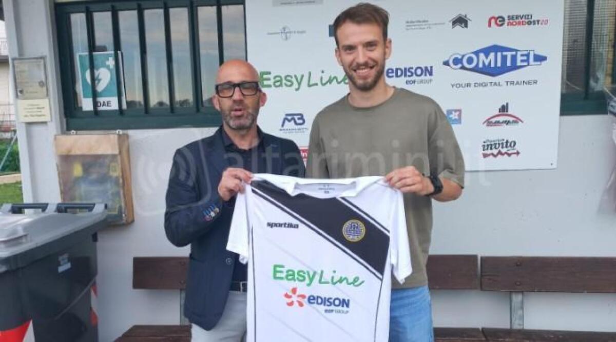 Calcio Eccellenza, Sampierana leader. Chiarini: 'Cavalcare l'onda, siamo una squadra compatta' - Bomber Chiarini con mister Barontini