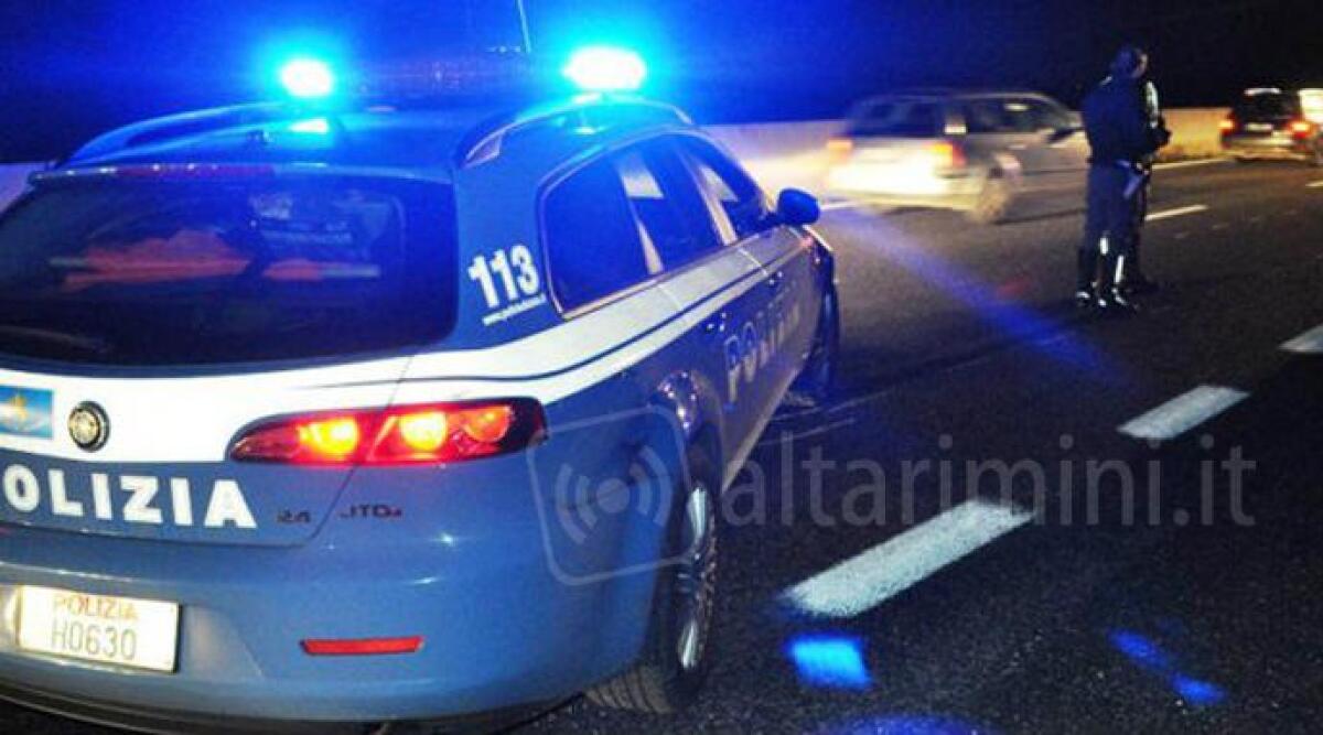 Rimini: 4 automobilisti positivi all'etilometro, 9 sanzionati per uso smartphone alla guida - Foto di repertorio