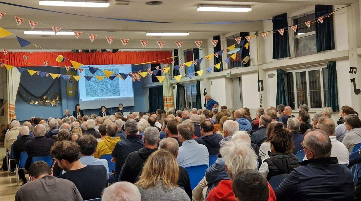 Grotta Rossa, la nuova viabilità al centro del dibattito: 200 persone presenti - 