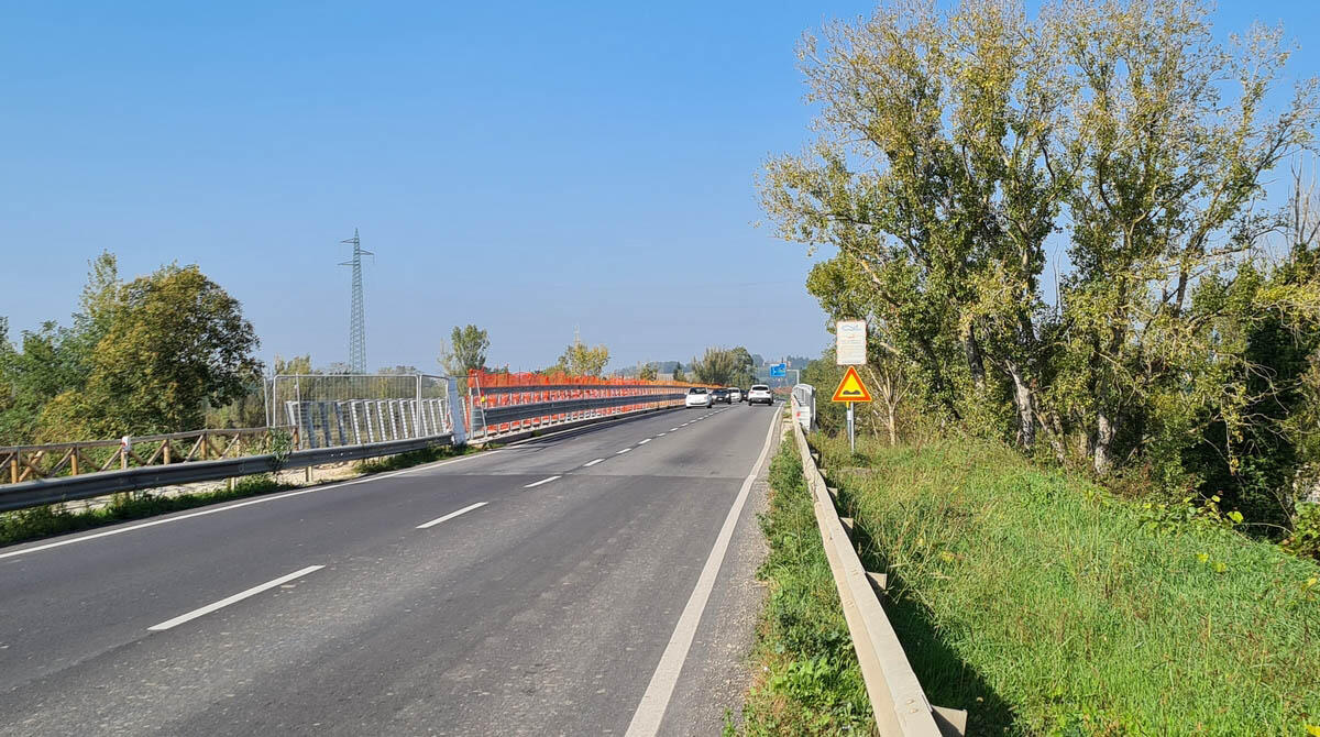 Prende forma la ciclabile, quasi ultimata passerella sul ponte sul fiume Marecchia -