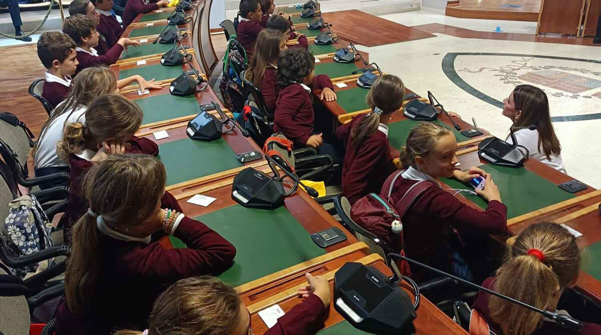 Gli alunni delle Maestre Pie di Rimini ospiti speciali al Consiglio comunale - 