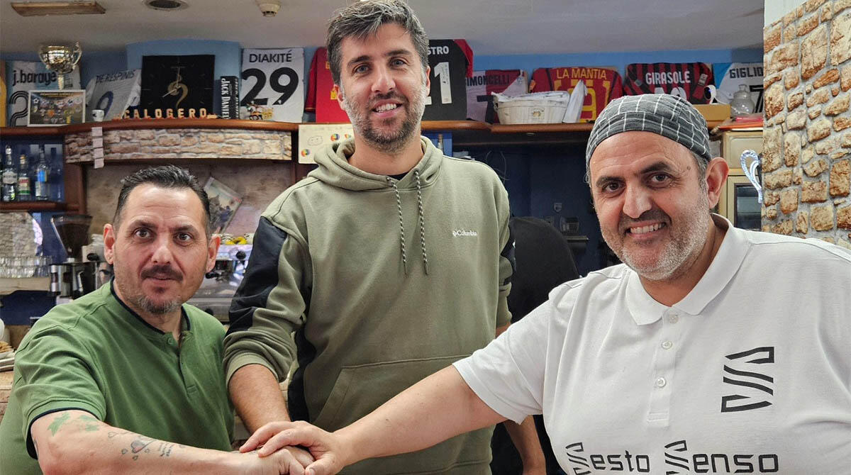 Gambettola in difficoltà, Screpis rinnova fiducia a Marco Bernacci: "Il mister non si tocca" - Marco Bernacci con i fratelli Butticé, Vincenzo (a sinistra) e Lillo (a destra)
