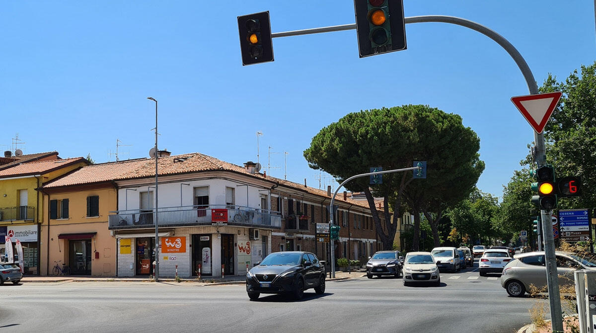 Attenti al "rosso": 80 sanzioni in 30 giorni ai semafori di Santarcangelo -