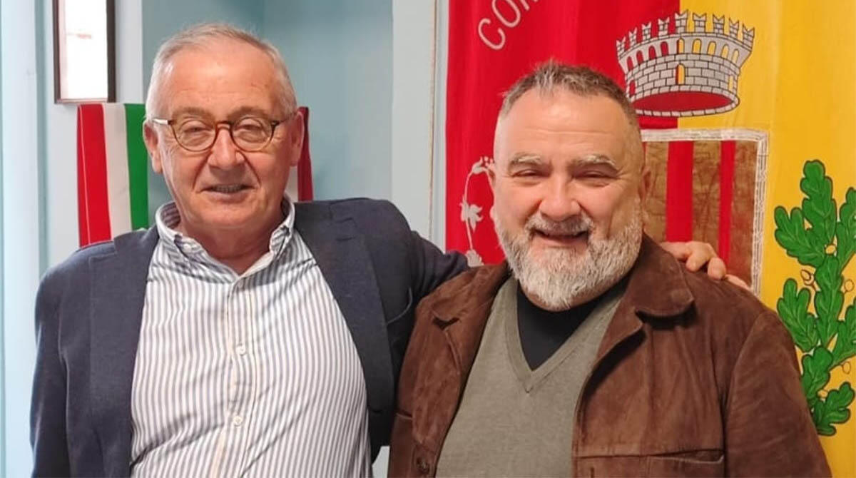 La fiera del tartufo di Sant'Agata Feltria premia Francesco Sartini, eccellenza della sanità riminese - Da sinistra il sindaco Goffredo Polidori e Francesco Sartini