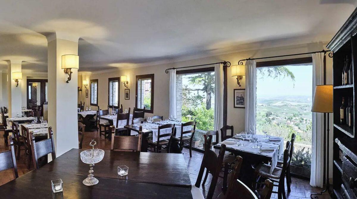 Guida Michelin 2025: un prestigioso riconoscimento per l'Osteria dell'Accademia di Montegridolfo -