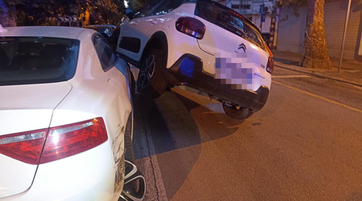 Rivazzurra di Rimini: Citroen C3 finisce su un'auto parcheggiata - Il luogo dell'incidente