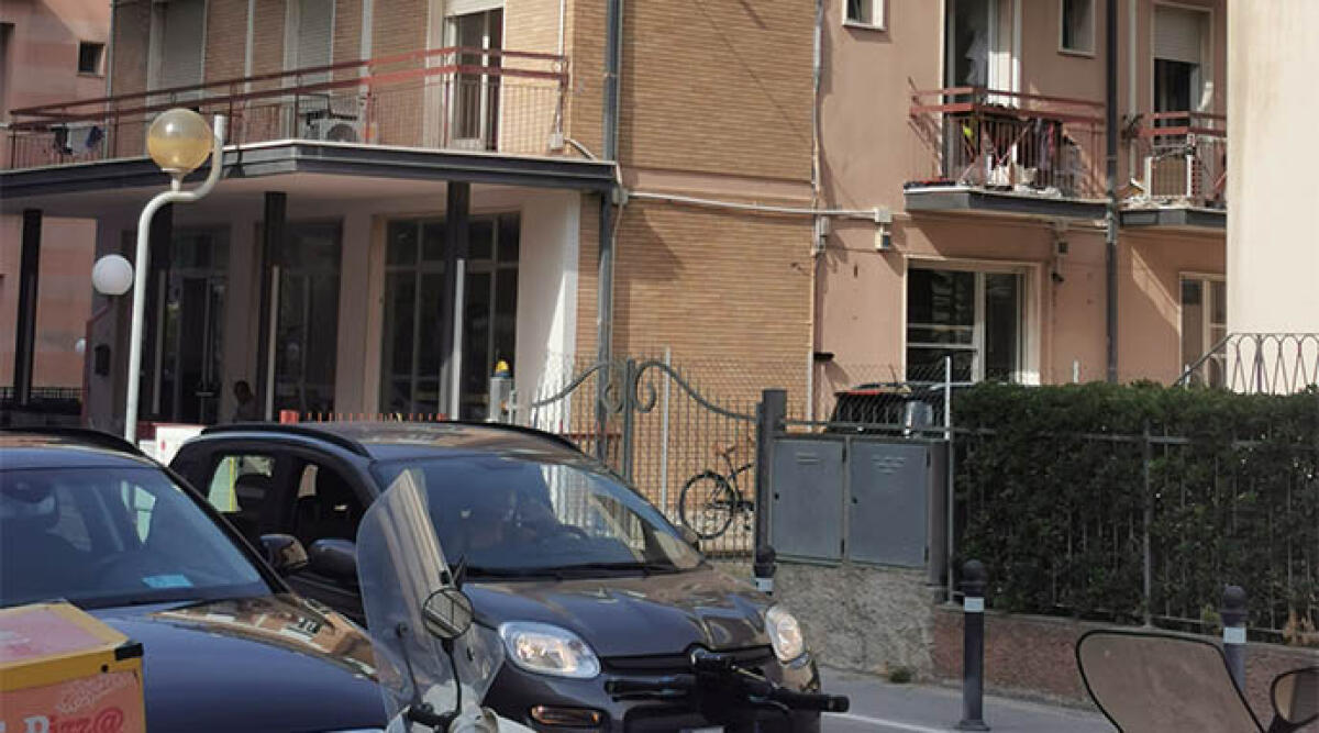 Hotel convertito in centro migranti a Viserba, Magrini: "Controlli fatti, dimezzati i posti letto" - 