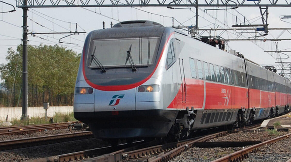 Maltempo: treni sospesi fra le stazioni di Rimini e Cervia - Frecciargento (foto Ansa)