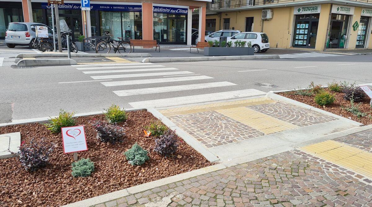 Santarcangelo, via Pascoli messa in sicurezza per pedoni e passeggeri dei bus - 
