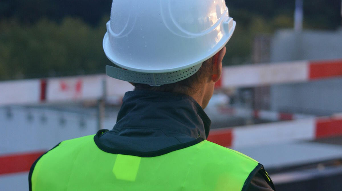 Morto schiacciato da un mini escavatore, chiuse indagini: vittima lavorava in nero - Repertorio