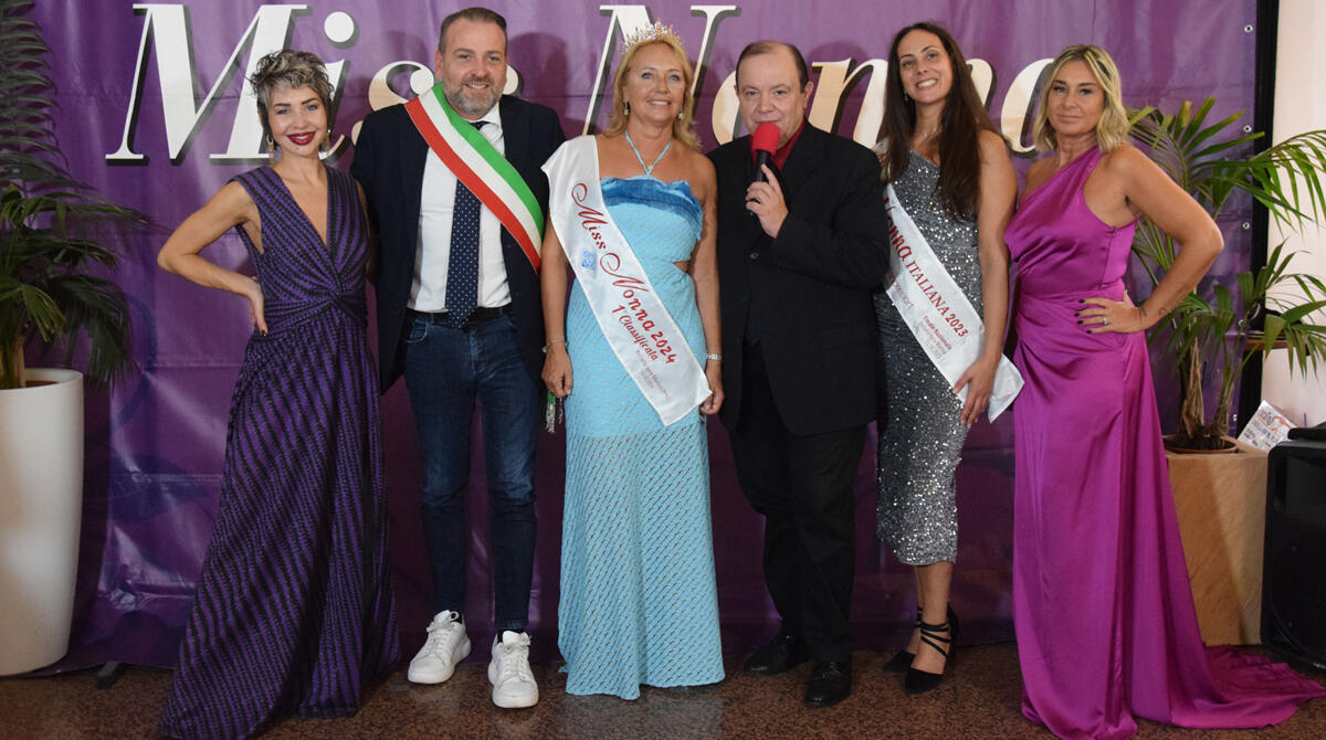 Bellaria incorona Miss Nonna: è un vocal coach di Genova, Monica Vallerino -