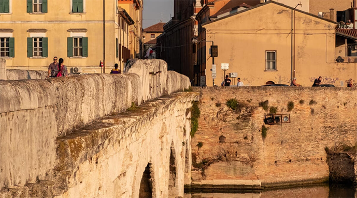 Rimini oltre le spiagge: un viaggio tra storia, arte e poesia - Ponte Tiberio