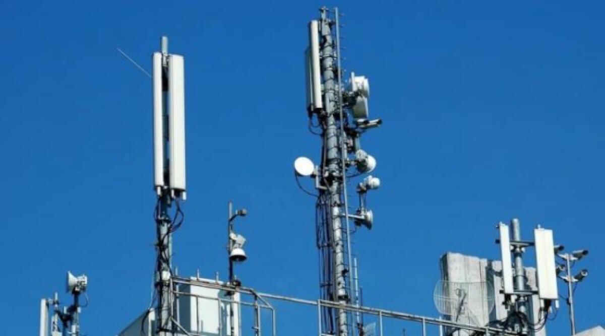 A Rimini parte la campagna di monitoraggio dei livelli dei campi elettromagnetici 2024 - Antenne di telefonia (repertorio)