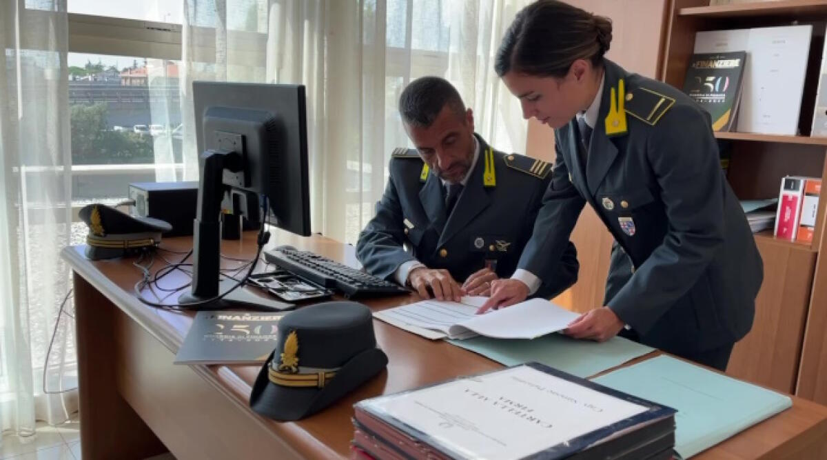 Riciclavano soldi di 'ndrangheta e camorra, 16 denunciati - Archivio