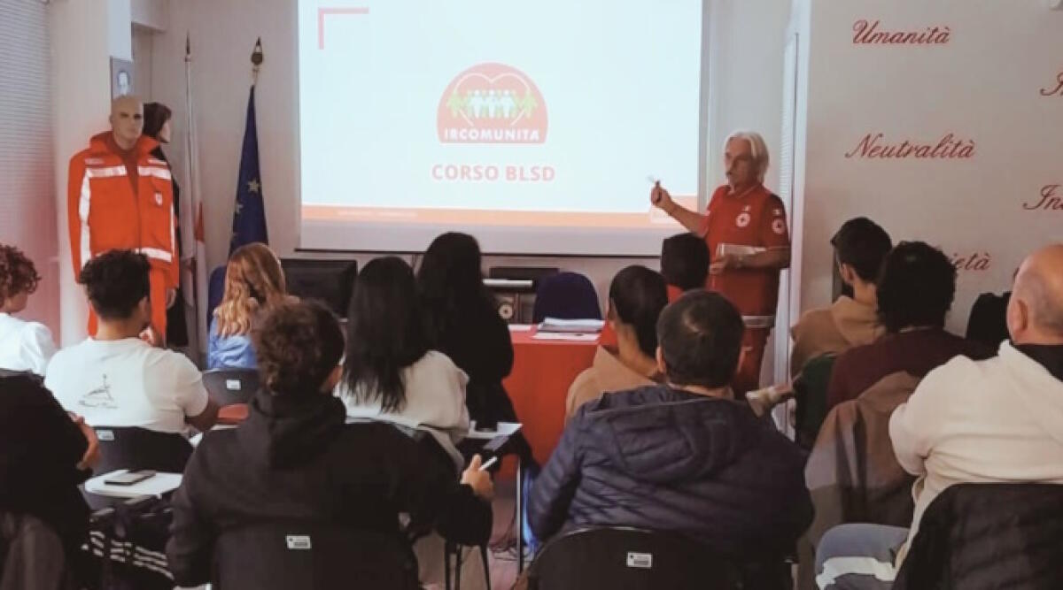 Croce Rossa di Riccione in piazza per la Giornata mondiale della rianimazione cardiopolmonare - Comitato locale di Riccione
