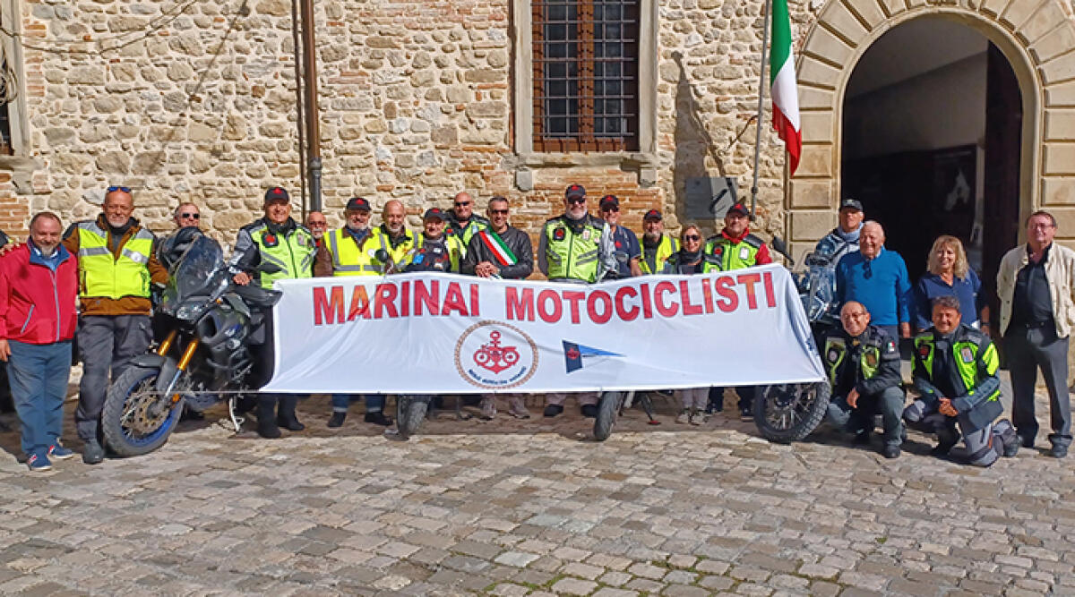 Motociclisti attraversano la Linea Gotica: evento si conclude a Rimini - 