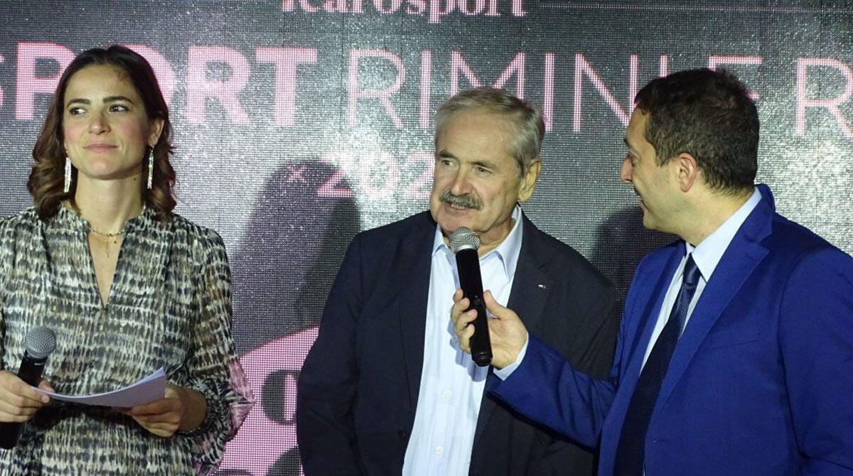 Al Frontemare torna il Premio Sport Rimini e Riccione Caffè Giglio - Il delegato provinciale Coni di Rimini, Rodolfo Zavatta, sul palco con Federica Pappacena e Roberto Bonfantini