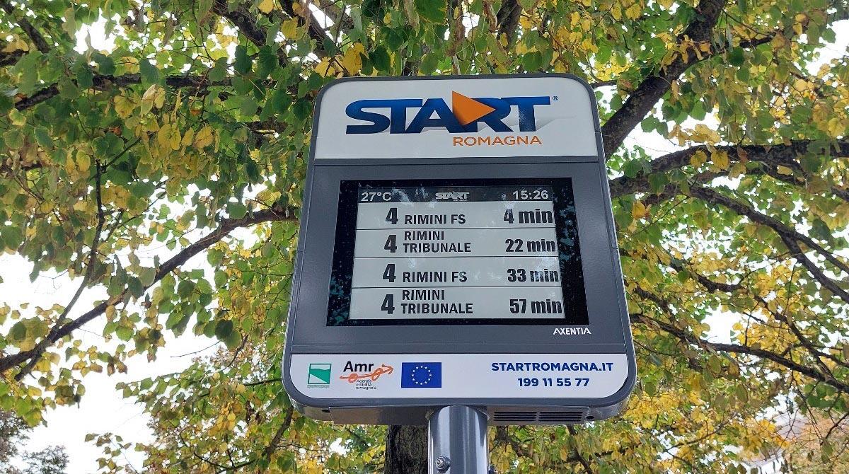 Rimini, alle fermate degli autobus arrivano i display con gli aggiornamenti delle corse in tempo reale - Paline intelligenti - Start Romagna