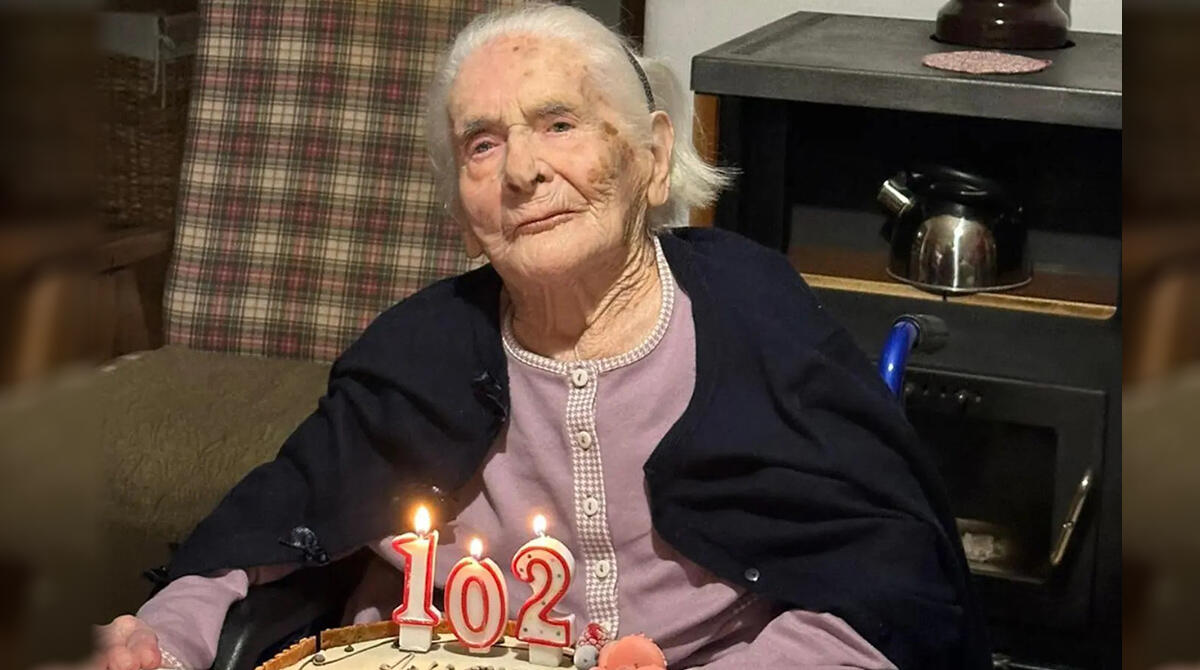 Novafeltria: Olga Mascella festeggia 102 anni con tre figlie, cinque nipoti e quattro pronipoti -